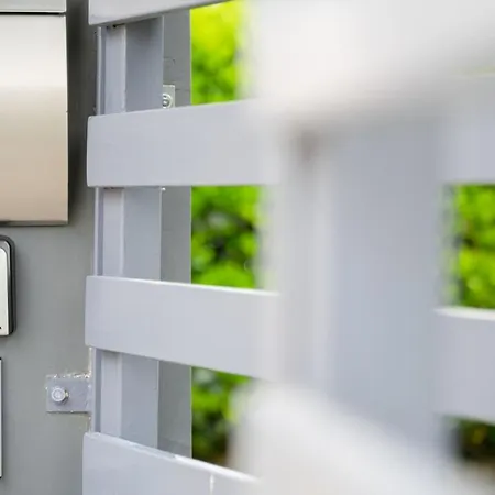 Modern House! Apartment